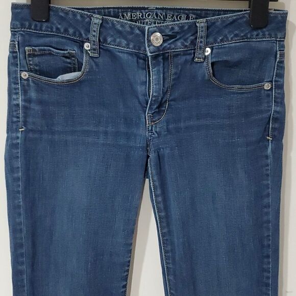 𝅺AMERICAN Eagle dark wash super stretch skinny jeans - Picture 2 of 8